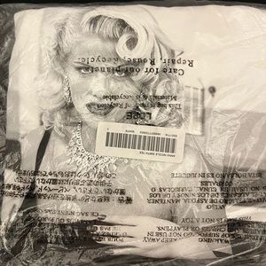 Supreme shirt L brand new